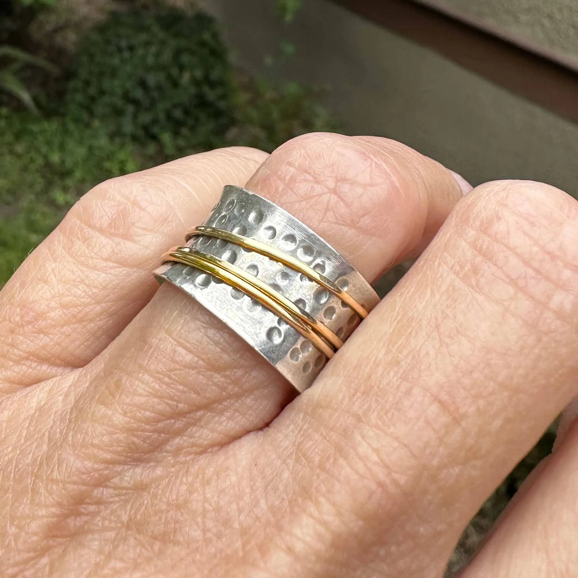 Cool 14K Gold Sterling Silver Hammered Spinner Ring