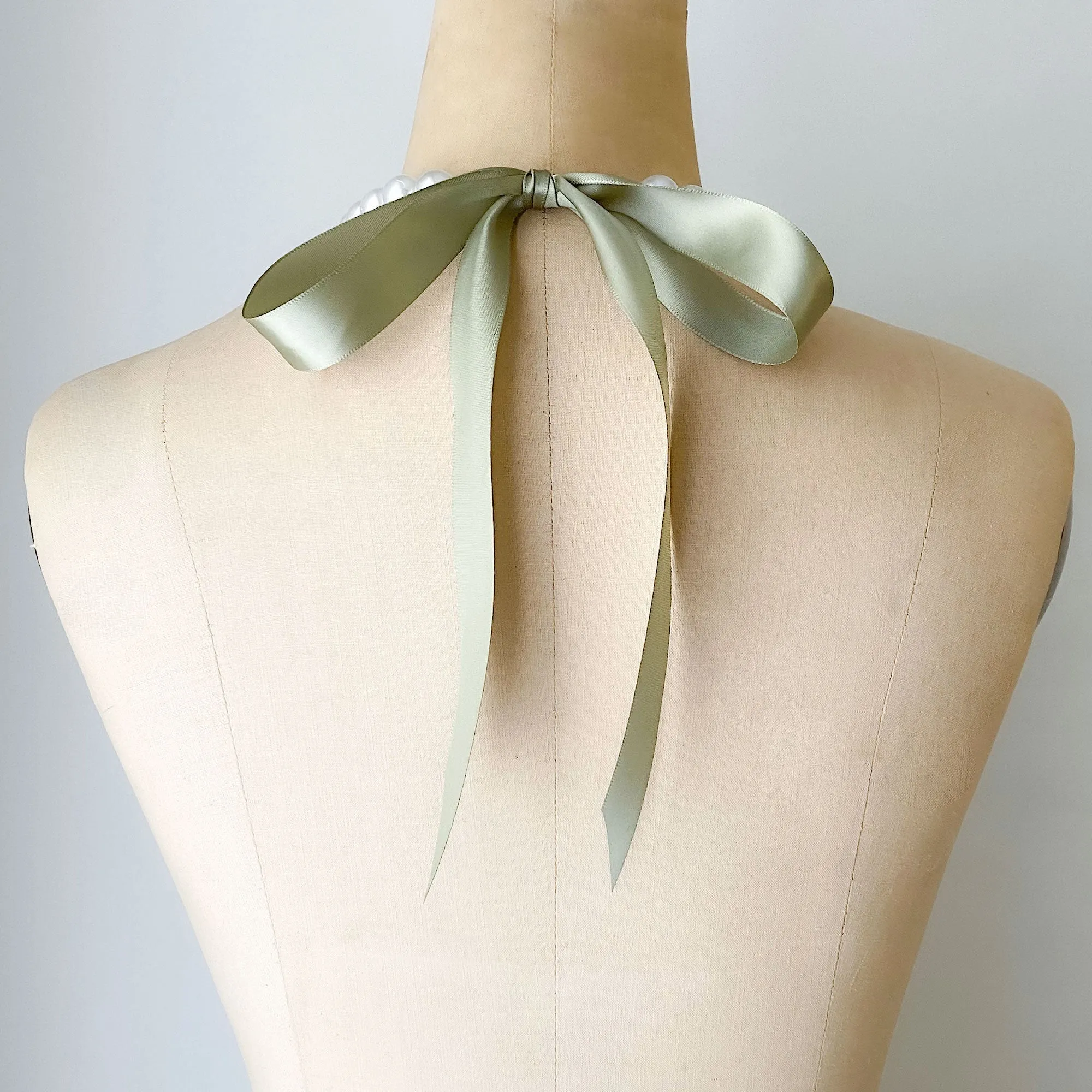 DOTTY sage green ribbon pearl necklace