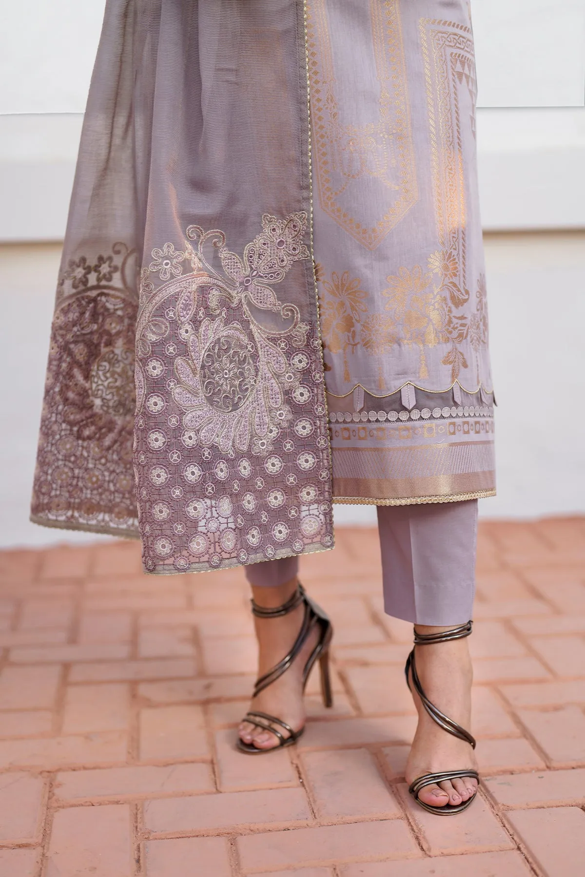 EMBROIDERED JACQUARD LAWN UF-643