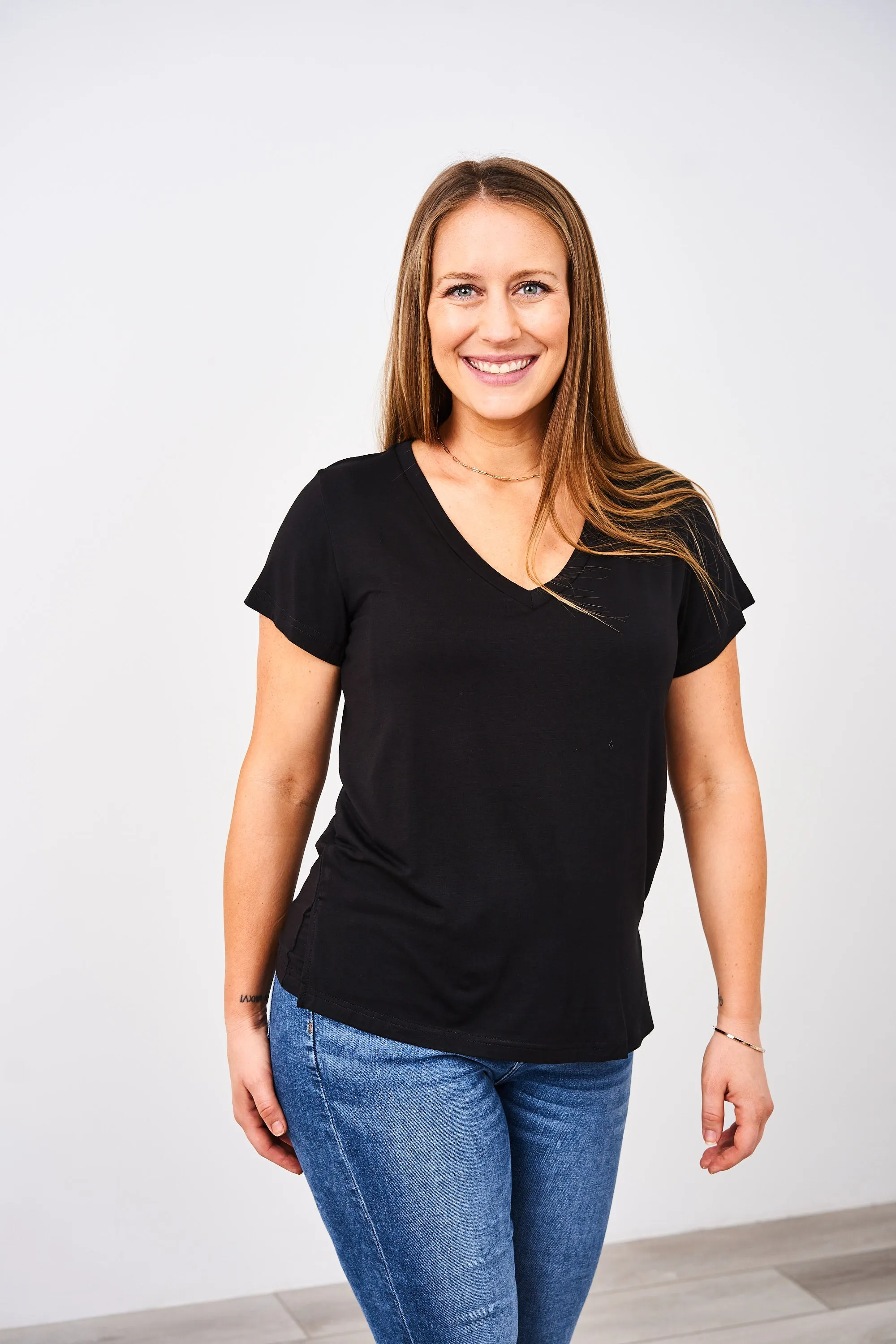 Latched Mama Go-To V-Neck Nursing Tee