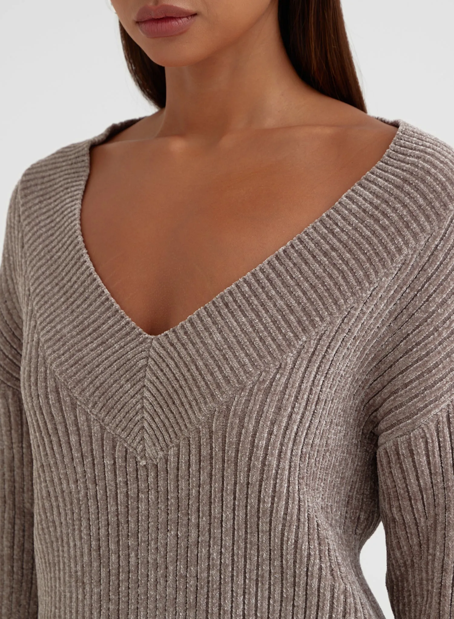 Mocha V Neck Knitted Jumper- Beavan