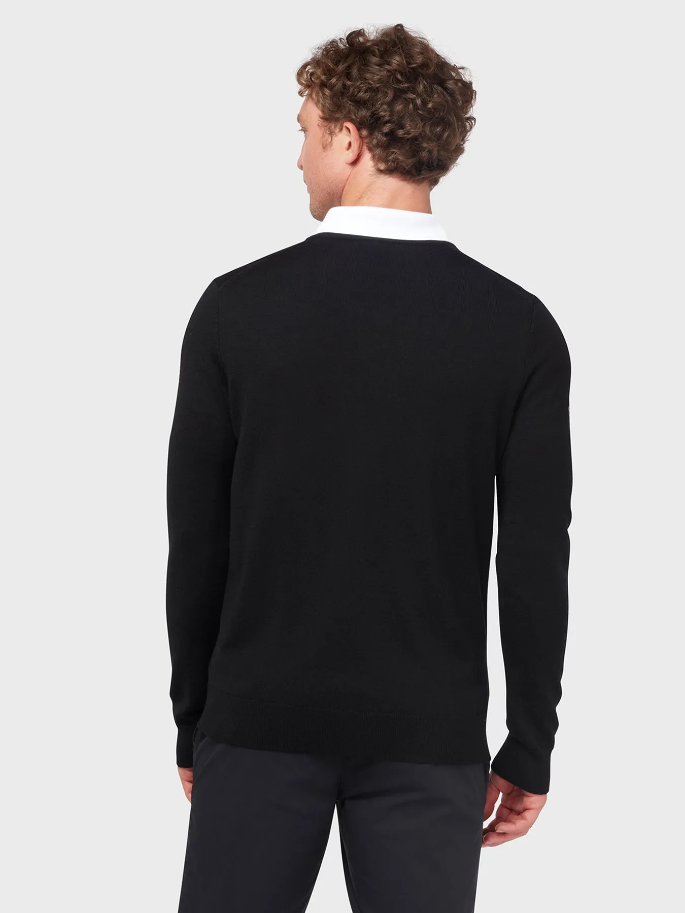 Thermal Merino Wool V-Neck Sweater In Black Onyx